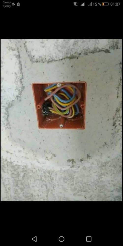 ÉLECTRICIEN BÂTIMENT É INDUSTRIEL - 14