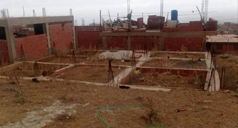Terrain à vendre, bâti sur fondations, à un prix attractif. - 6
