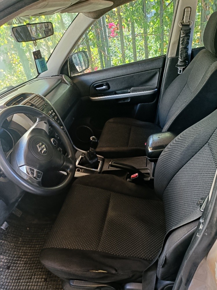 susuki grand vitarra . moteur 1.9 - 12