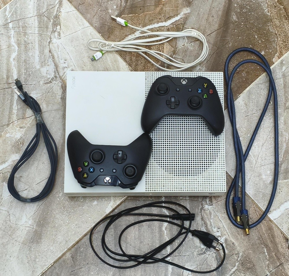 Xbox one s 1t mn France etat 9/10 - 4