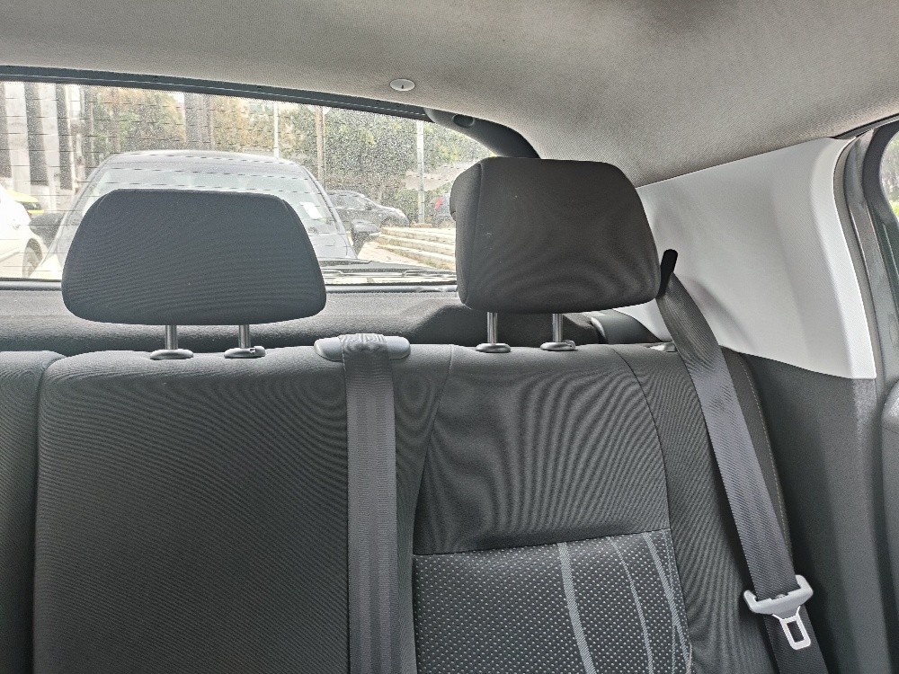 Peugeot 208 - 10