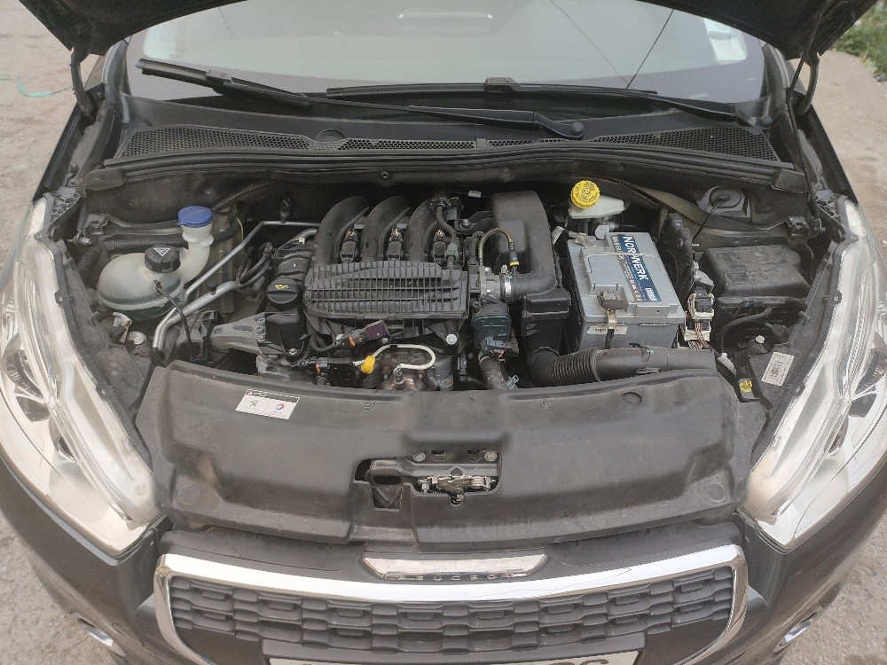 Peugeot 208 - 13