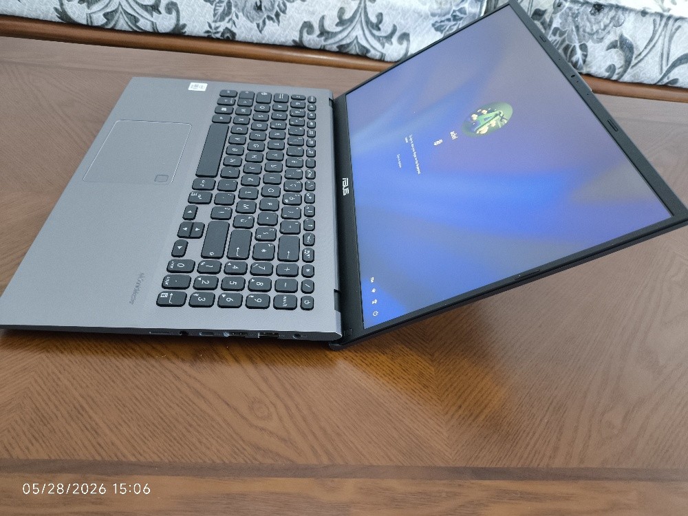 ASUS LAPTOP - 11