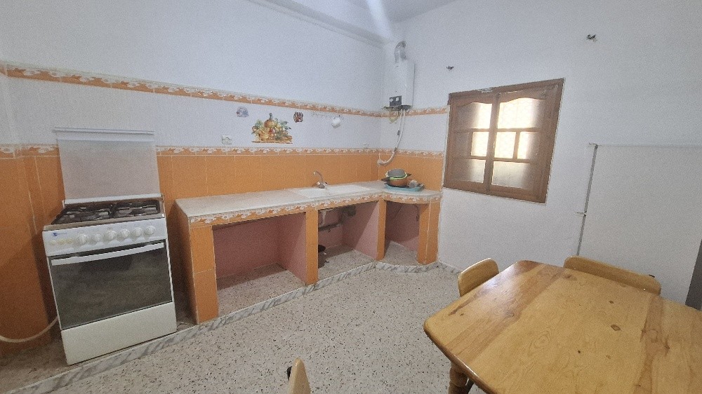 شقة ٣ غرف مجهزة سكيكدة - 1