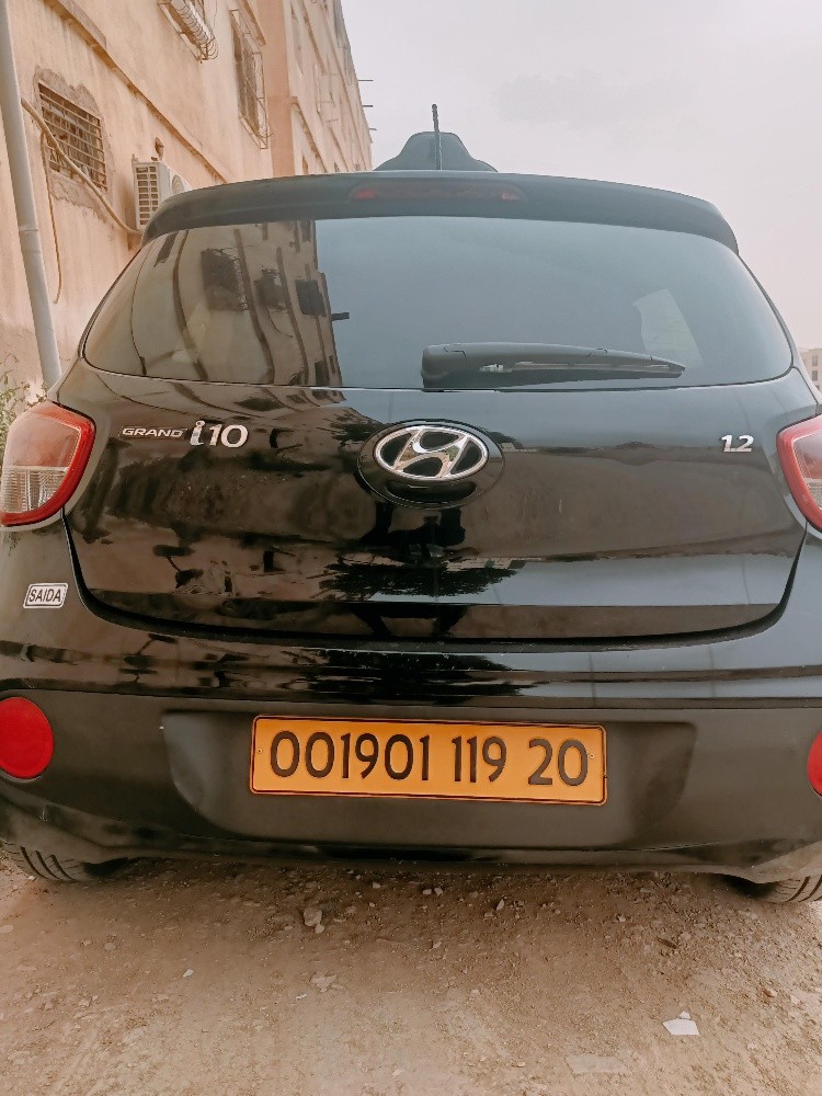 هيونداي اي 10 - 4