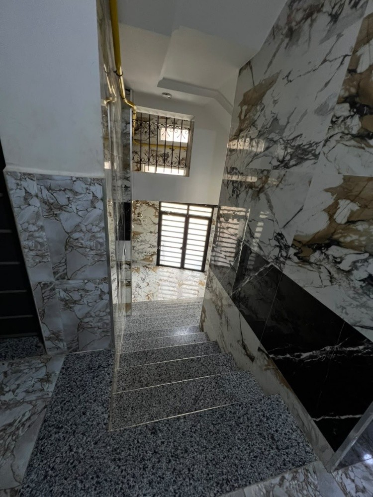 شقة سكنية 4غرف  - 1