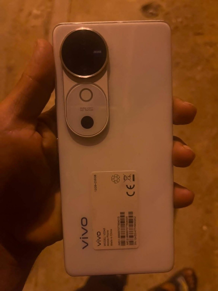 فيفو ف40 5جي - 1