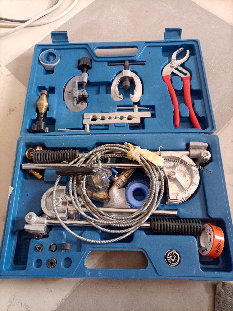 boite a outils pour plombier - 1