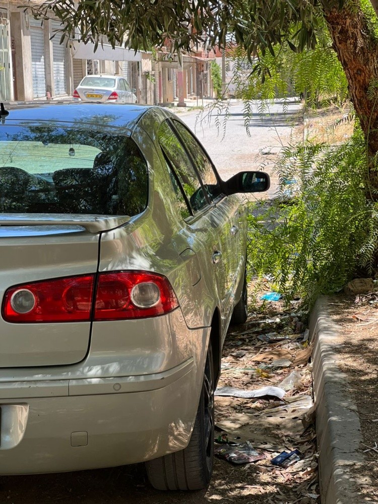 Laguna carta 2002  - 6