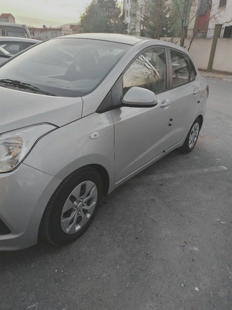 grand i10 - 4