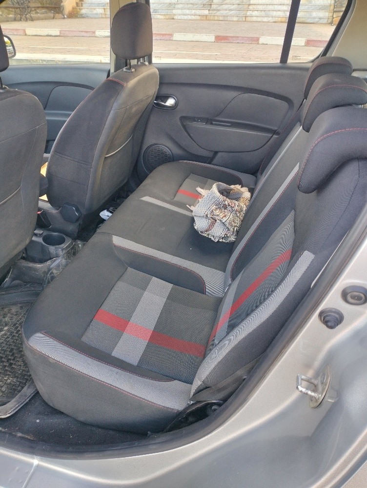 Dacia sandero - 2