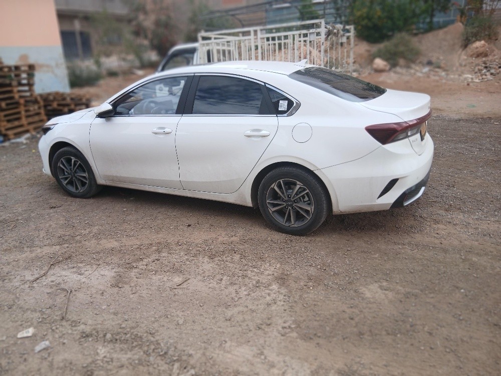 kia k3 - 3