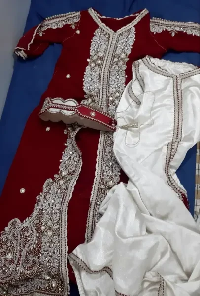 قفطان للبيع في حالة جيدة جدا - 1