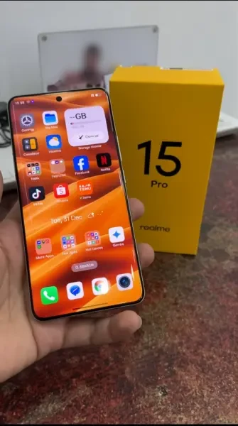 Realme 15 Pro - 1
