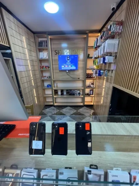 Apple Iphone 11 - 1