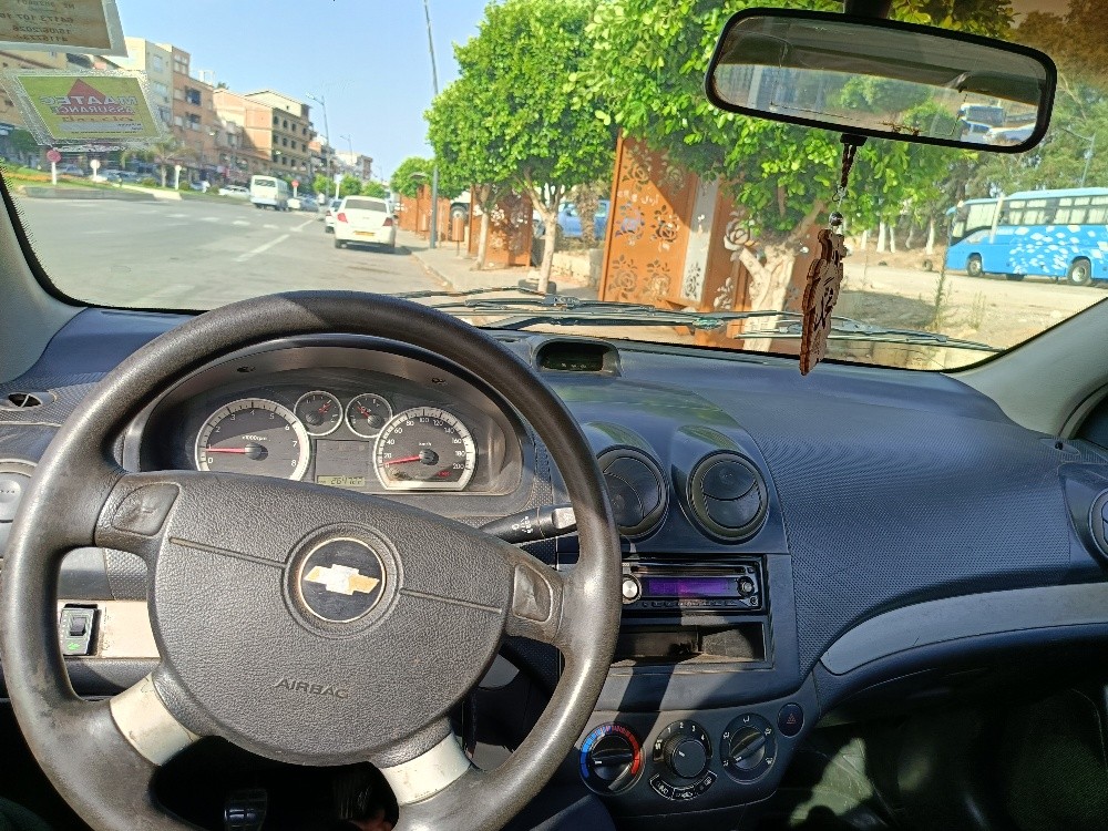 Chevrolet aveo 1.5  - 9