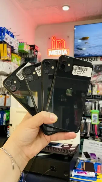 Iphone11 128GB Européen BT 84%95% - 1
