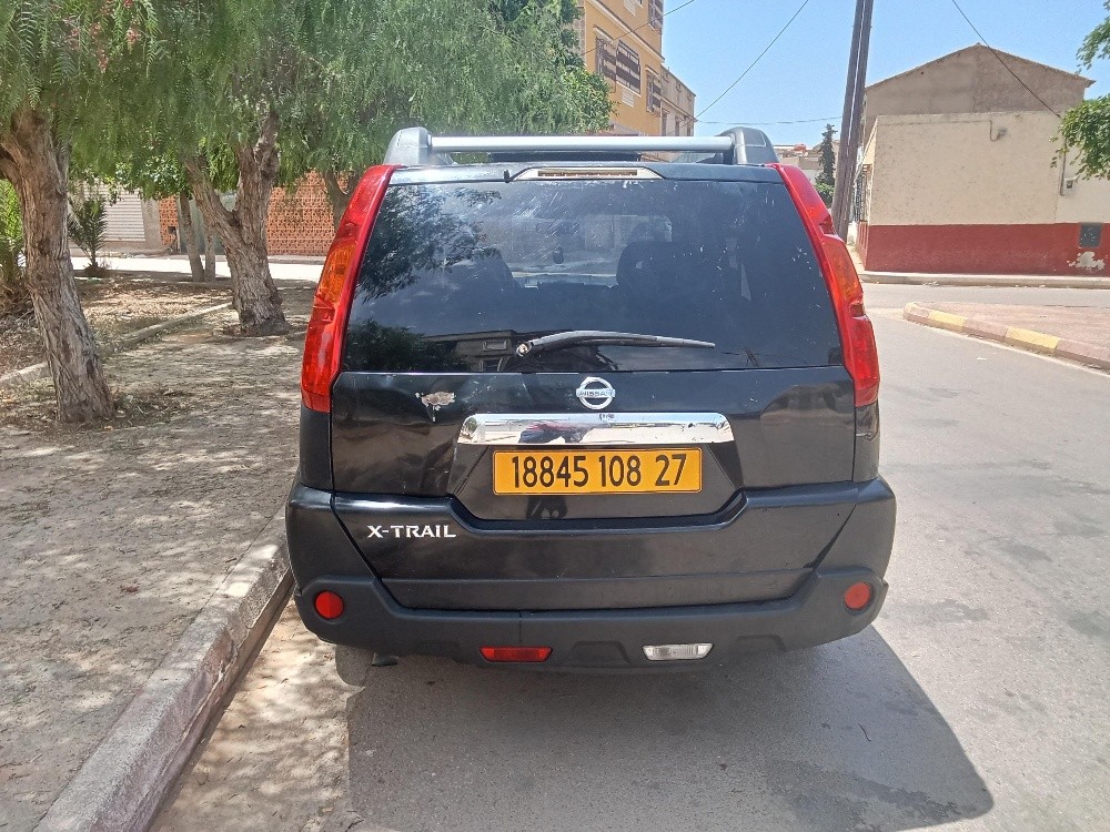 نيسان اكسترايل - 4