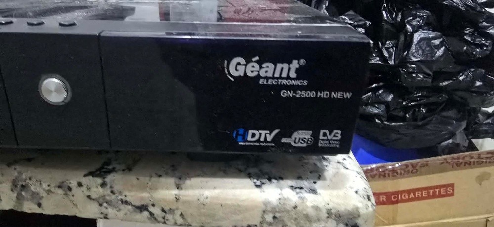 DEMO GÉANT - 2