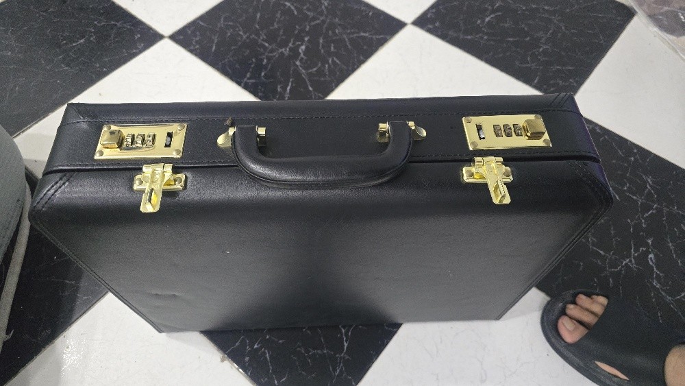 valise diplomatique - 2
