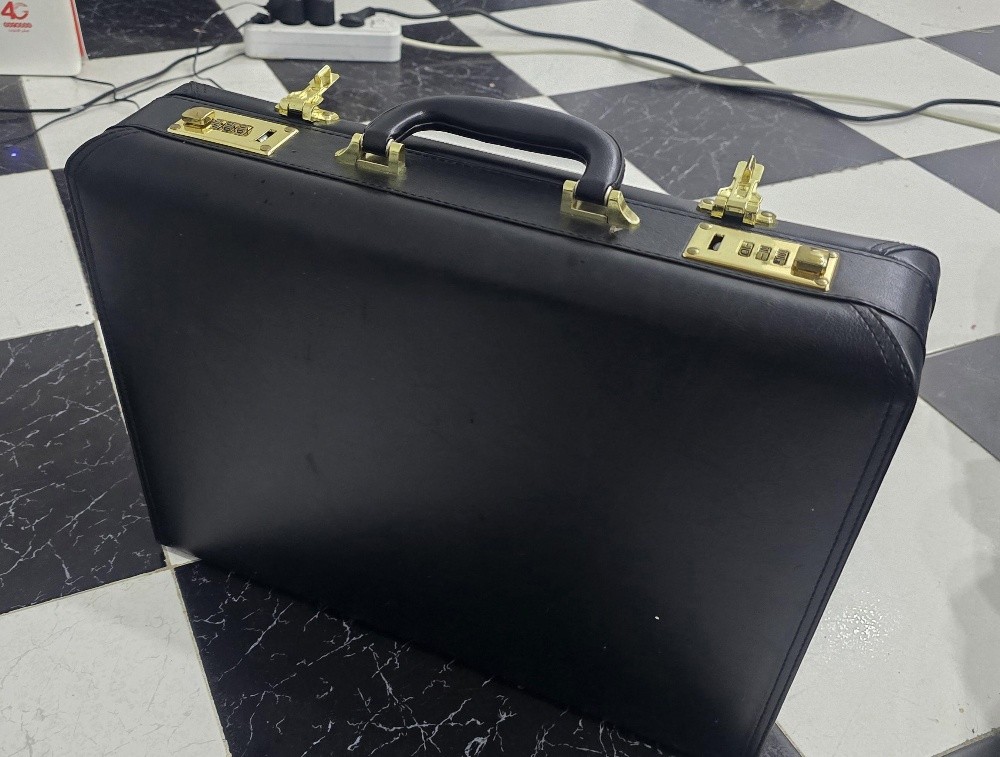 valise diplomatique - 1
