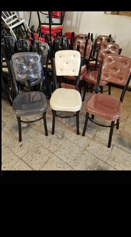 Tables et 30 chaises 08 - 1