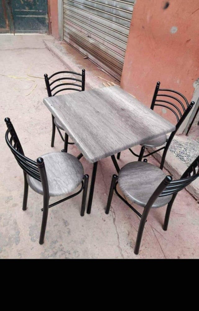 Tables et 30 chaises 08 - 3