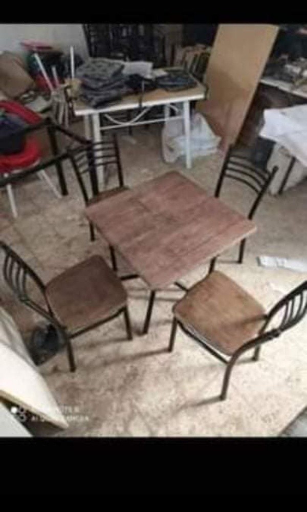 Tables et 30 chaises 08 - 2