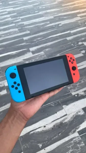 Nintendo Switch V2 - 1