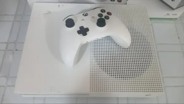 X Box One S - 1