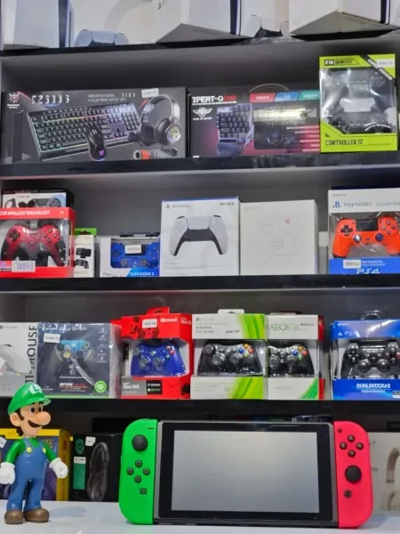 NINTENDO SWITCH CLASSIQUE FLACHÉ - 1