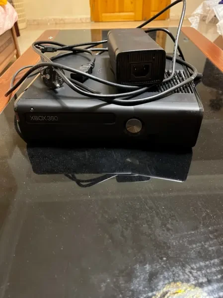 Xbox 360 Slim - 1