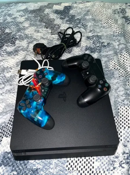 Ps4 Slim Avec 2 Manette Online - 1