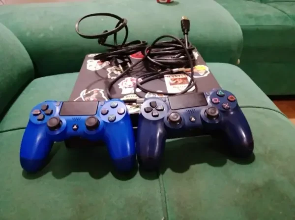 Ps4 slim maflch1Tb 2 manete - 1