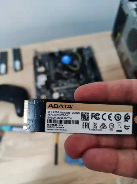 Nvme m.2 adata 256gb - 1