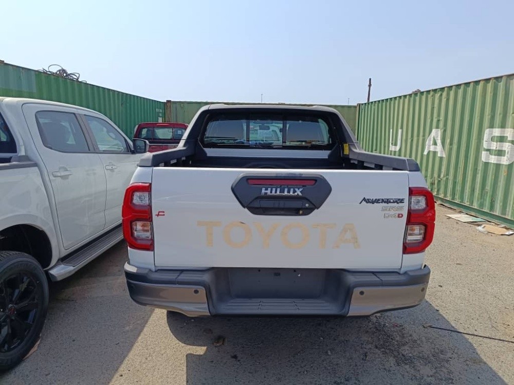  Hilux adventure 2.8 la tout options - 3