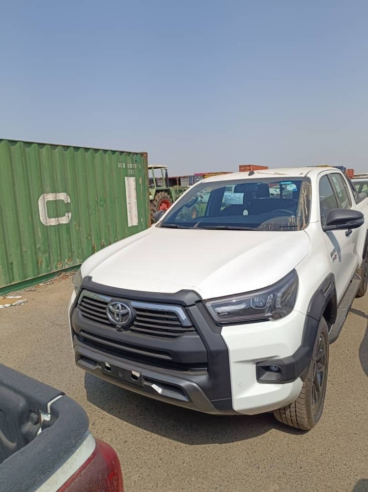  Hilux adventure 2.8 la tout options - 9