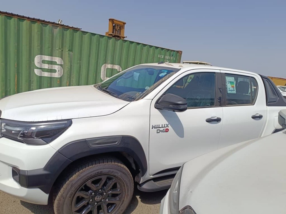  Hilux adventure 2.8 la tout options - 11
