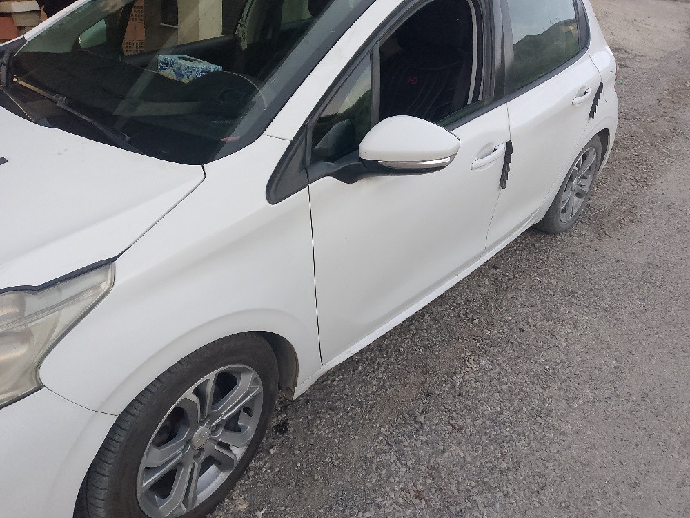 Peugeot 208 Essence année 2013 - 2