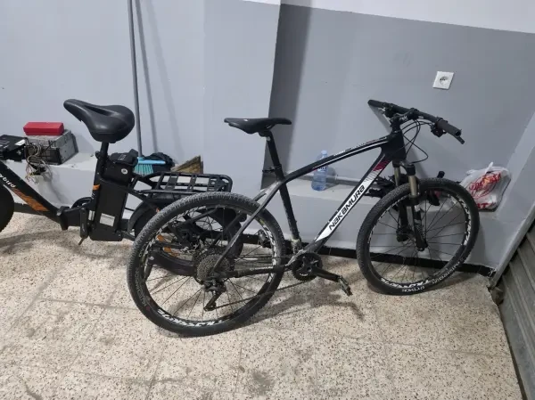 Avendre 4 vélo 2 électrique 1 car - 1