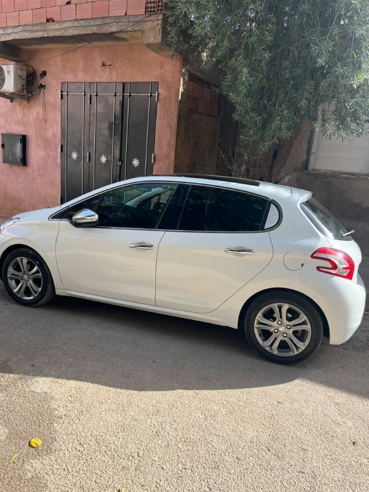 بيجو 208 - 3