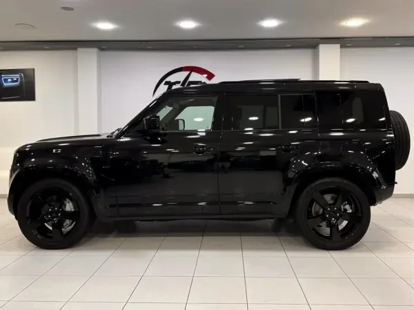Land Rover Defender 2026 P300e HS - 2