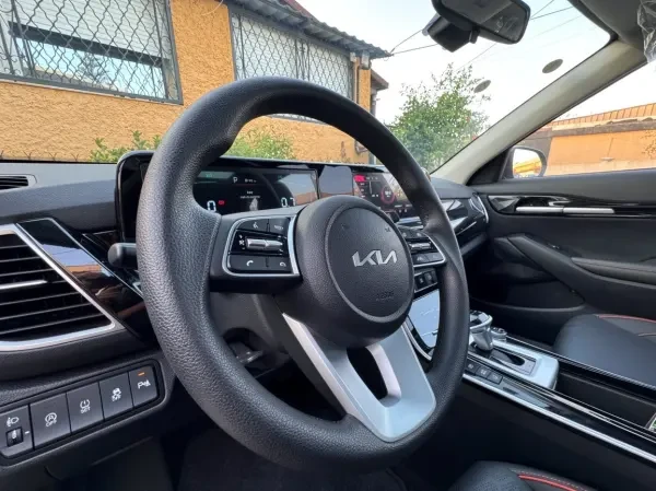 Kia Seltos 2025 Luxury - 2