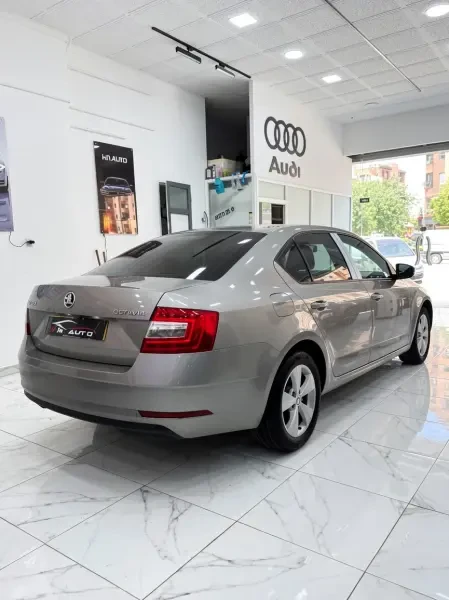 Skoda Octavia 2019 Business - 3