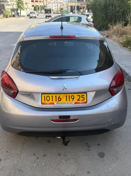 Peugeot 208 2019 GT Line - 4