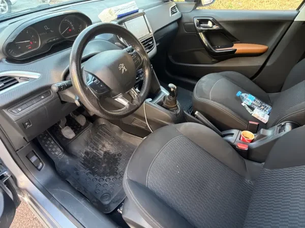 Peugeot 208 2019 GT Line - 1