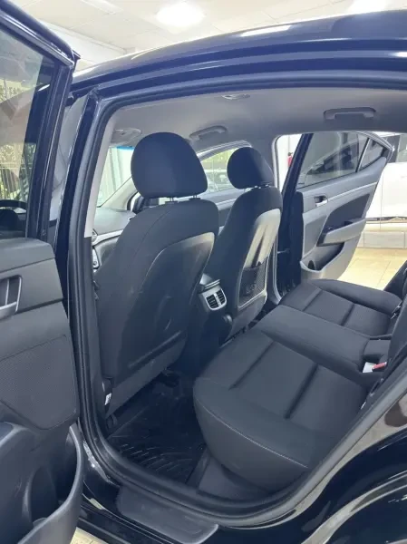 Hyundai Elantra 2017 Elantra - 3
