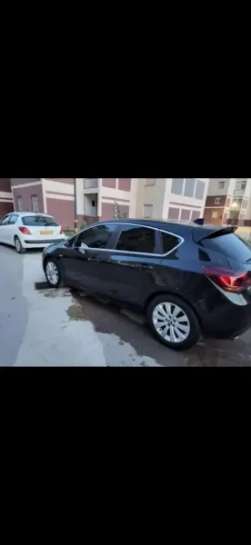 Opel Astra 2011 Astra - 1