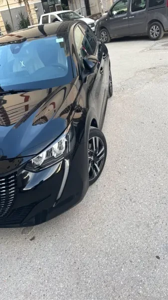 Peugeot 208 2022 Allure - 3