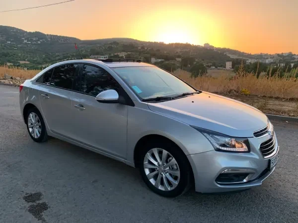 Chevrolet Cruze 2017 Notchback - 2